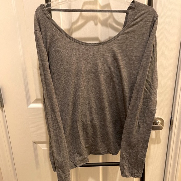 Long sleeve Orangetheory shirt with open back - Picture 7 of 7